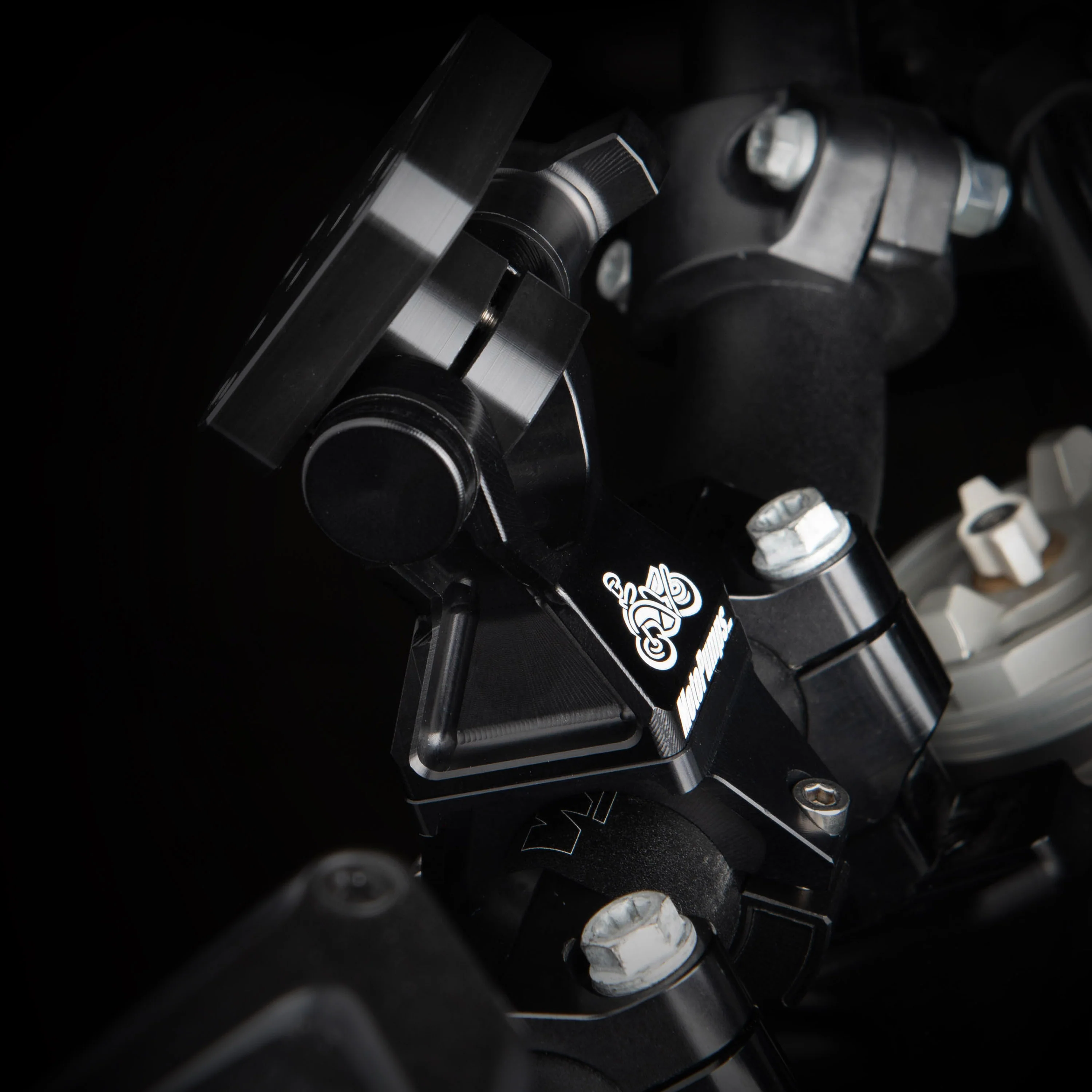 MOTOPUMPS - ARTICULATED HANDLEBAR GPS MOUNT - Image 5